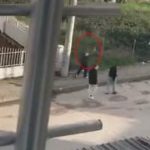 Kocaeli’de elinde silah olan bir çocuk havaya ateş açtı