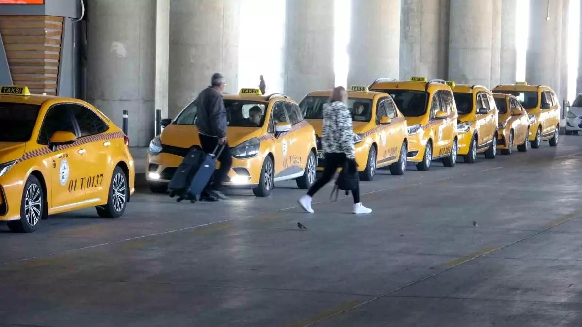 Korsan Taksiler Havalimanında Sorun Yarattı