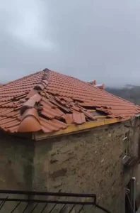 Köşk’te Fırtına Çatı Uçurdu