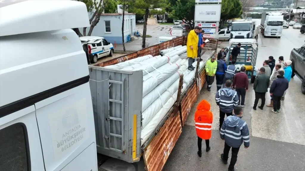 Kumluca Çiftçilerine Sera Desteği