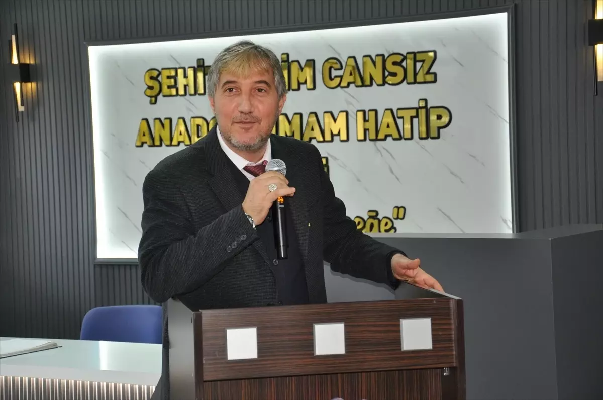 Kütahya’da emekli kütüphaneci 330’uncu kütüphaneyi hizmete kazandırdı