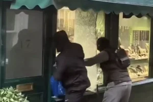 Londra’da Kuyumcu Soygunu