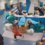 Malatya’da depreme yakalanan doktorlar, sedyedeki hastayı bırakmadı