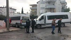 Manavgat’ta Okul Servis Kazası