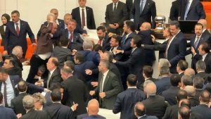 Meclis’te yumruklu kavga: Osman Gökçek o anları anlattı