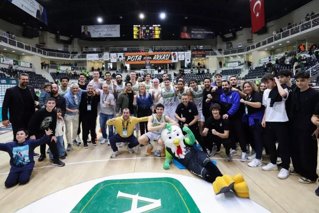 Merkezefendi, Anadolu Efes’i Yendi