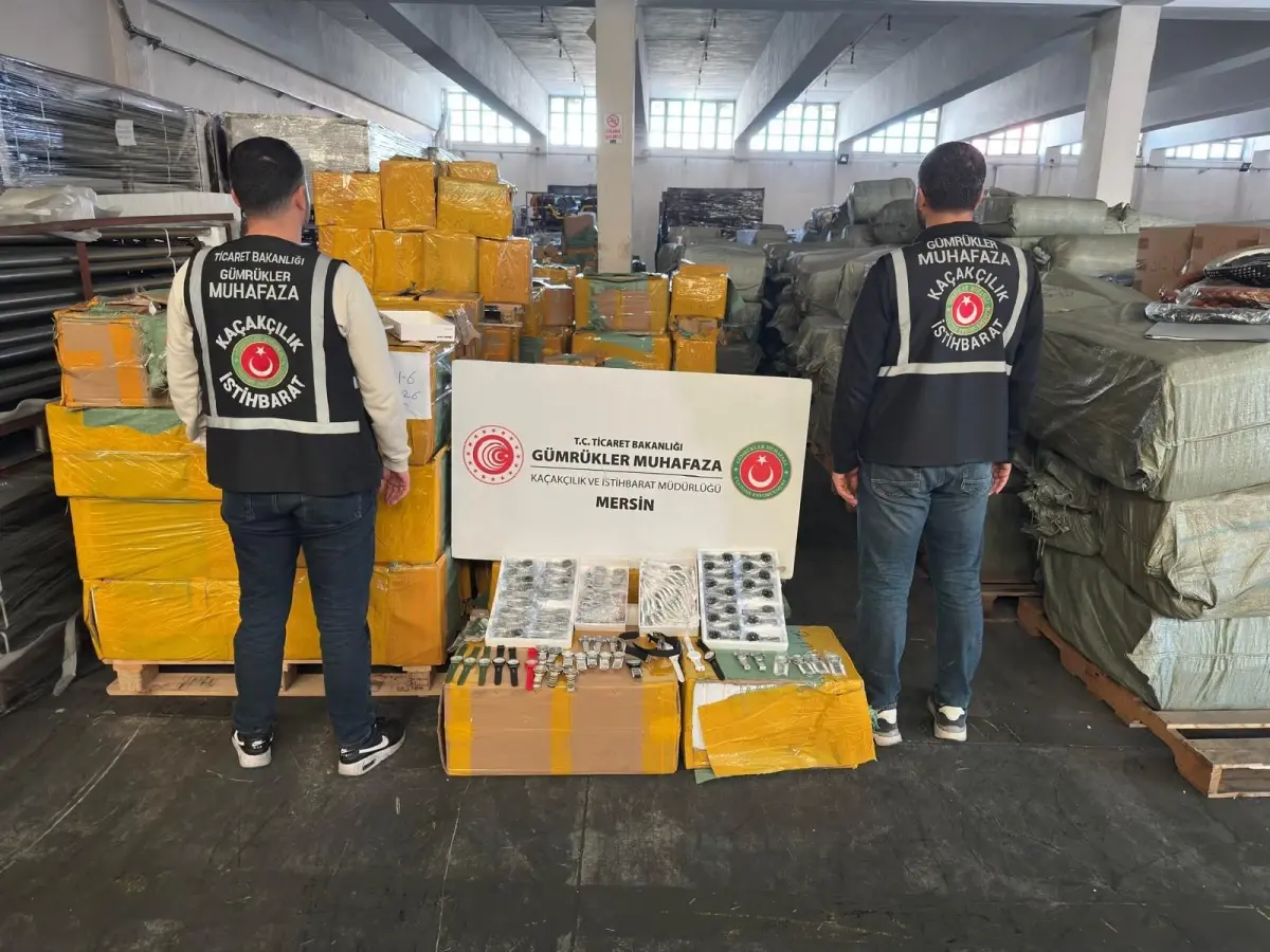 Mersin’de 1,5 Milyar TL’lik Taklit Saatler Ele Geçirildi