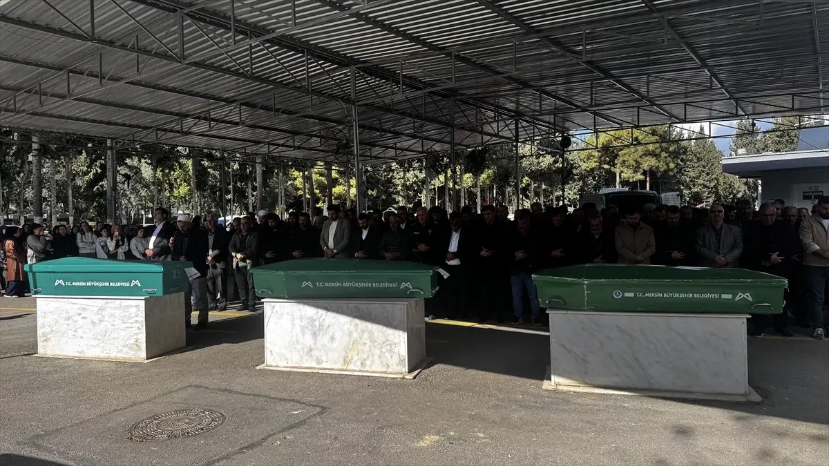 Mersin’de feci kaza: 3 kişi hayatını kaybetti