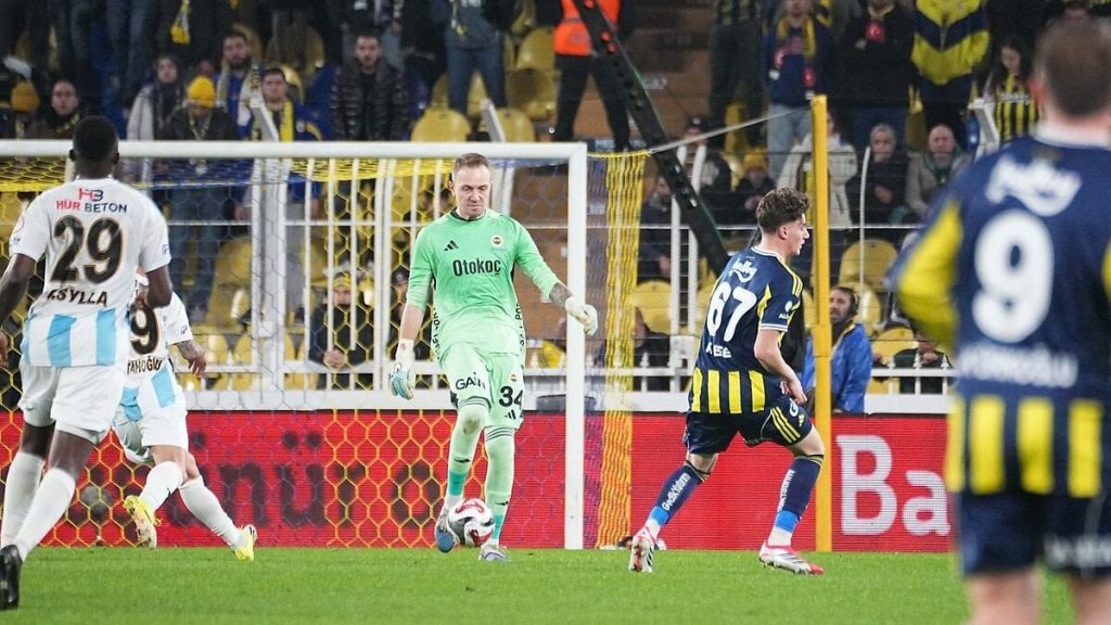 Mert Günok, 3905 gün sonra Kadıköy’de kaleyi korudu!