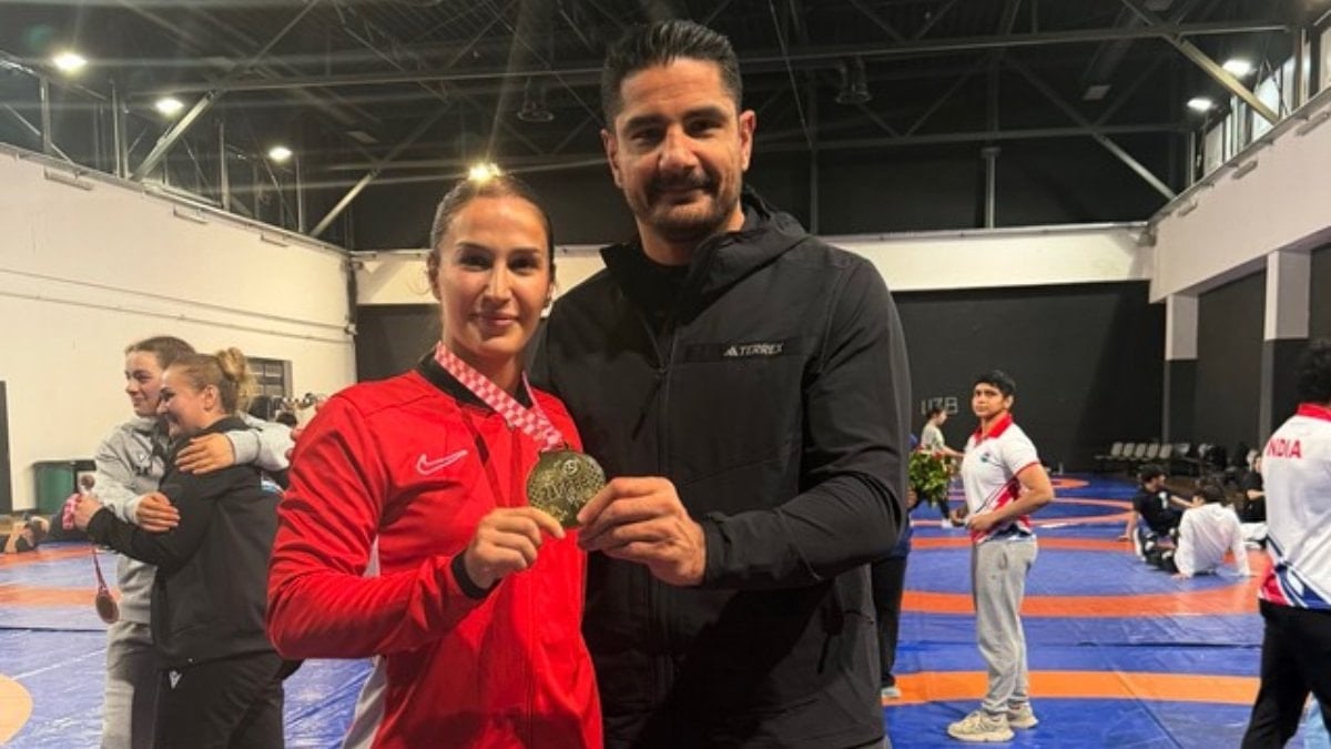 Milli güreşçi Buse Tosun Çavuşoğlu, altın madalya kazandı