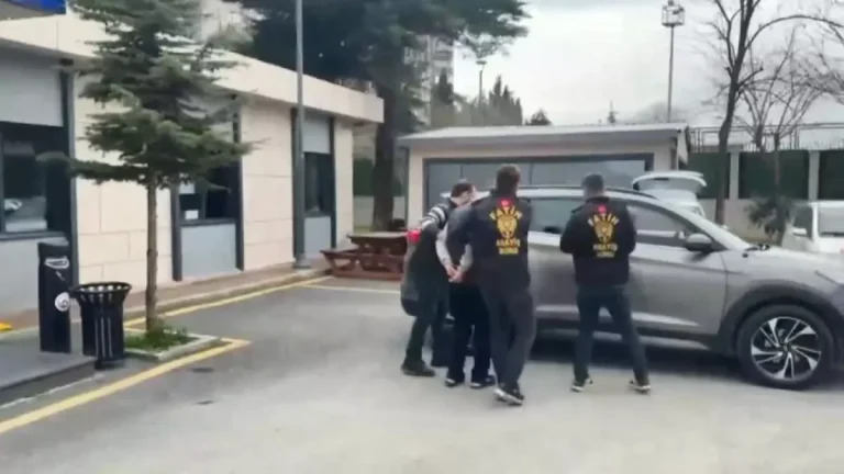 Mısır Çarşısı’nda Silahlı Saldırı