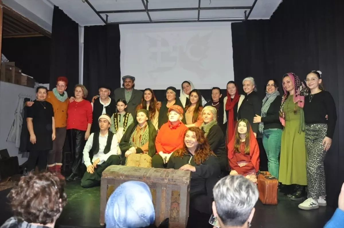 Mudanya’da ‘Mübadil Öyküleri’ Tiyatrosu Sahnelendi