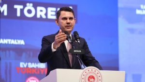 Murat Kurum Özgür Özel’e: 11 ilde bir tek çivi çakmayan partinin lideri olarak tarihe geçeceksin