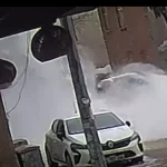 Muş’ta Kar Kütlesi Otomobile Düştü