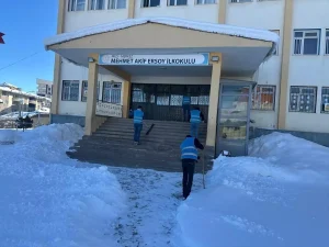 Muş’ta Yükümlüler Okullarda Temizlik Yaptı