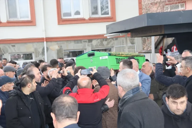 Mustafa Özalp Son Yolculuğuna Uğurlandı