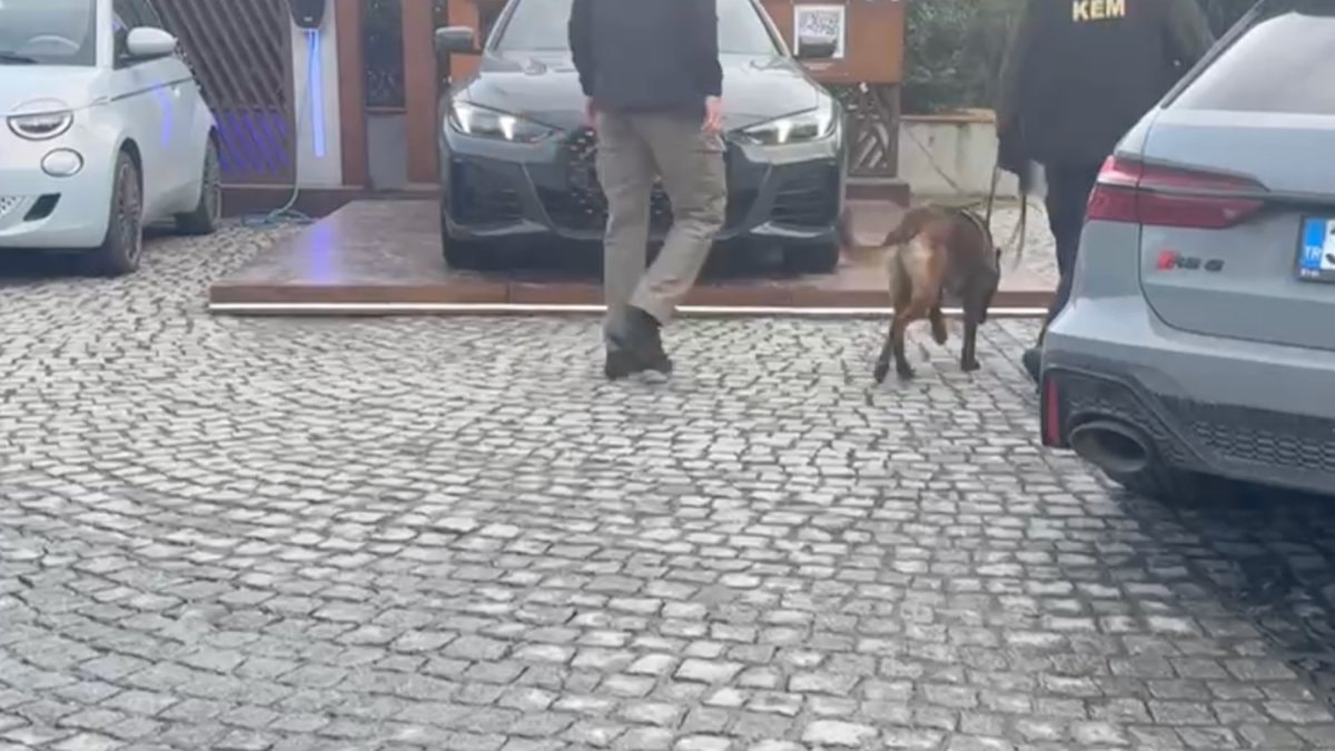 Narko Polisler Club House adlı mekana baskın düzenledi