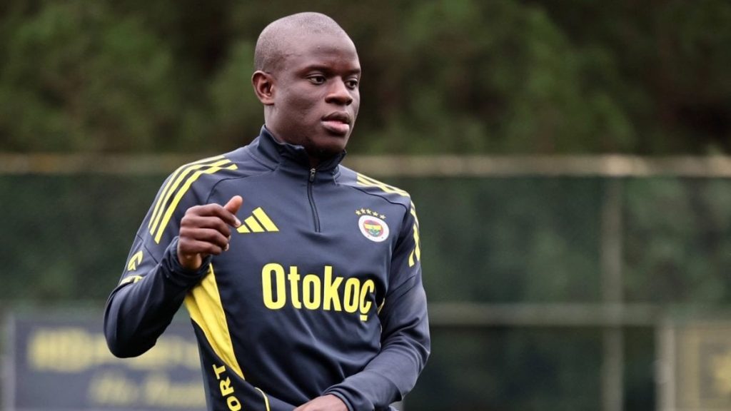 N’Golo Kante ilk antrenmanına çıktı