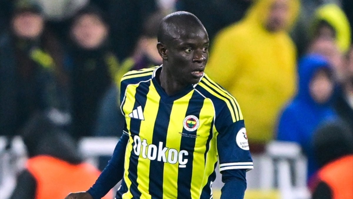 N’Golo Kante: Umarım taraftarlarla birlikte sezonu da kazanırız