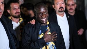 N’Golo Kante’yi bekleyen Fenerbahçeliler çıktığı çardak çöktü