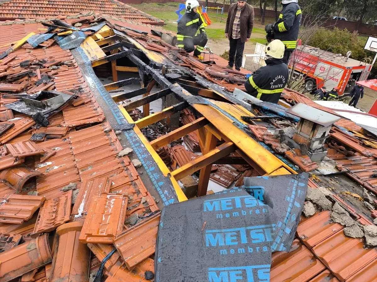 Nurdağı’ndaki Okulda Yangın