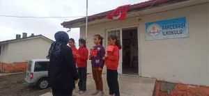 Öğrenciler Bayrak Sevgisi ile Dönüş Yaptı