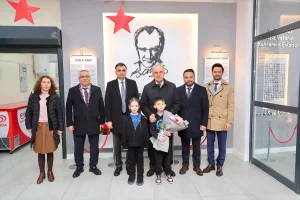 Ordu Valisi Erol öğrencinin daveti üzerine sınıfını ziyaret etti