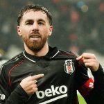 Orkun Kökçü, yine sahneye çıktı