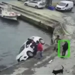 Otomobil denize düştü, tekneyle yardım geldi