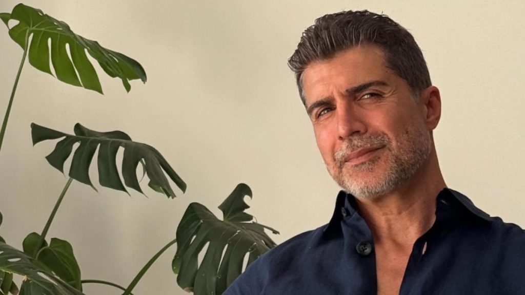 Özcan Deniz annesi Kadriye Deniz için para yağdırdı! Kardeşleri açıklama yaptı