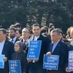 Özgür Özel, Boğaziçi Üniversitesi’nde dikilen akademisyenleri ziyaret etti