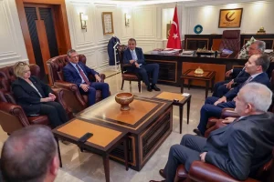 Özgür Özel: Millet için iktidar olmaya kararlıyız