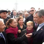 Özgür Özel Nurdağı’nda depremzedelerle bir araya geldi