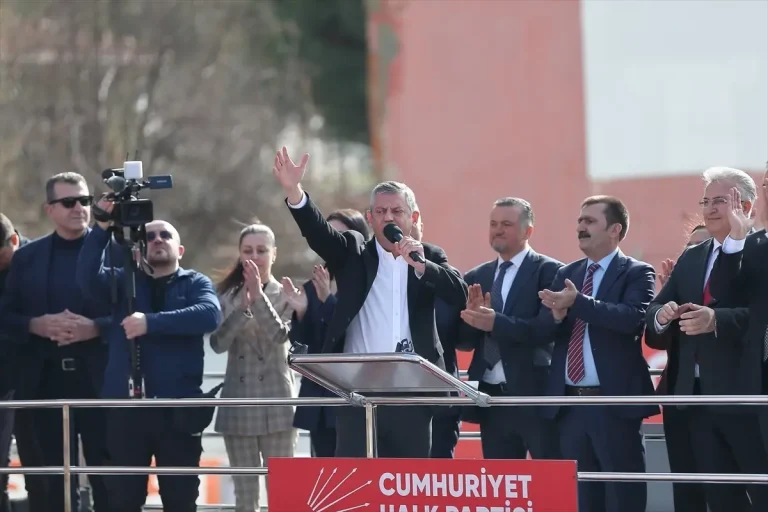 Özgür Özel’den Erken Seçim Çağrısı