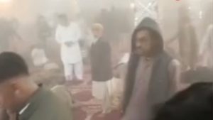 Pakistan’da camiye bombalı saldırı: Çok sayıda ölü ve yaralı var