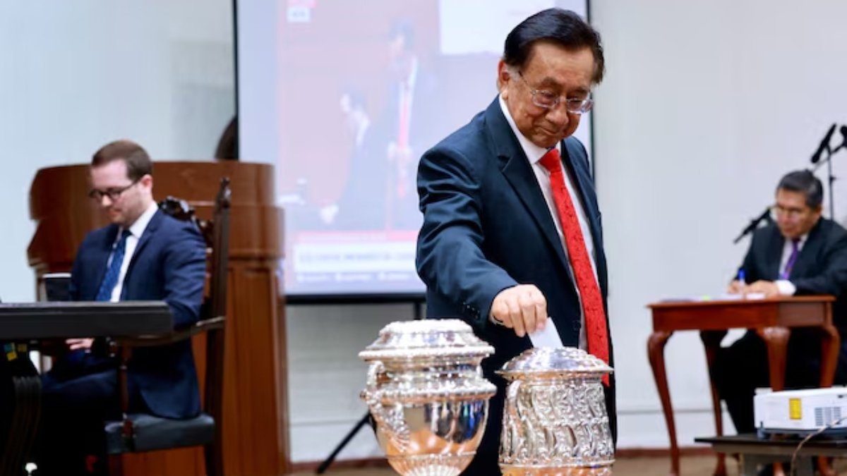 Peru’nun geçici başkanı Jose Maria Balcazar oldu