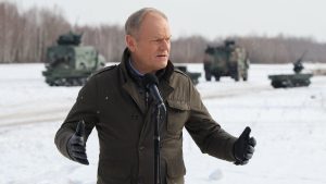 Polonya Başbakanı Tusk: İran’ı derhal terk edin