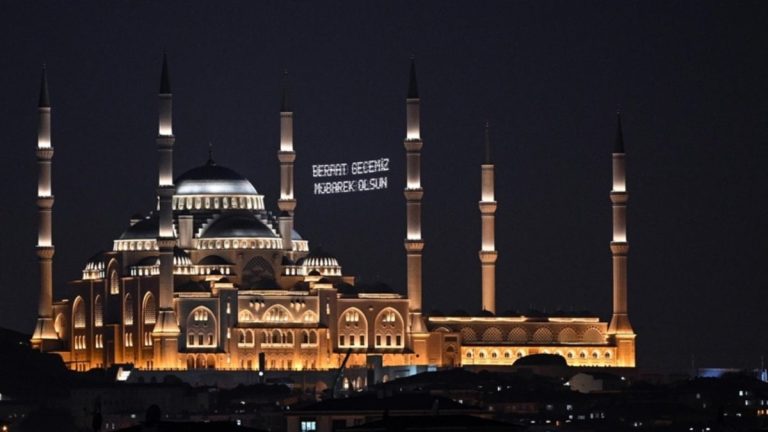 Ramazanın müjdecisi Berat Kandili yarın idrak edilecek