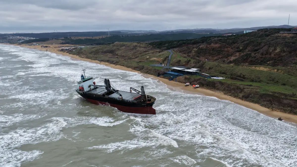 Razouk Gemisi Karaya Oturdu