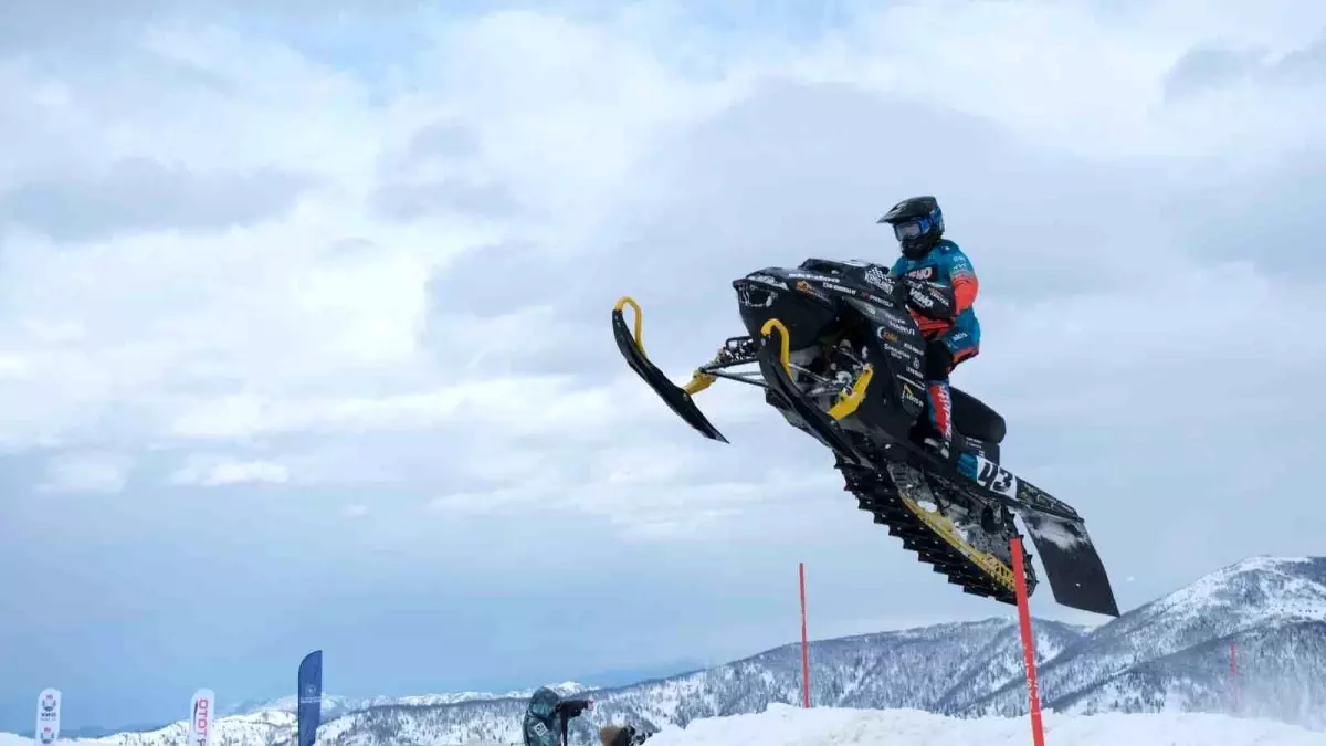 Rize’de Kar Motosikleti Şampiyonası Coşkusu