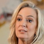 Saba Tümer’in spikerlik anıları: Fuşya ceket yüzünden eve gönderildim