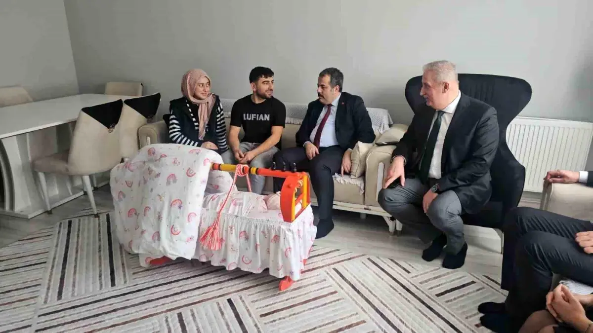 Samsun’da Aile ve Gençlik Fonu’ndan yararlanan aile bebek sevincini yaşadı