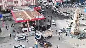 Şanlıurfa’da husumetli taraflar ikinci kez kavga etti: 11 yaralı