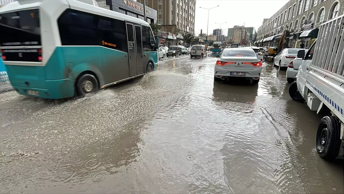 Şanlıurfa’da Sağanak ve Dolu Etkisi