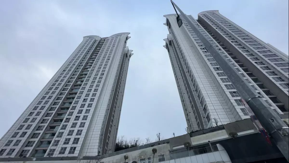 Sarıyer’de Balkondan Düşen Çocuk Hayatını Kaybetti