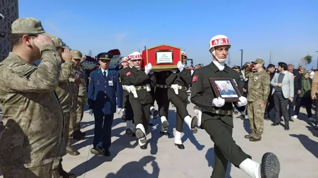 Şehit astsubay Okur, memleketinde toprağa verildi