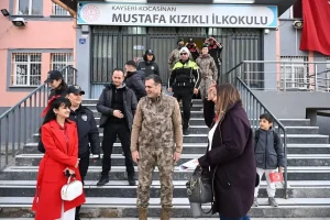 Şehit Polis Memurunun Oğlu Metehan, Okula Makam Aracıyla Bırakıldı