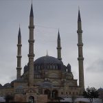 Selimiye Camii’nde Ramazan Hazırlığı: Minareler mahyayla aydınlandı