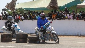 Senegal’de ‘Jakarta’ motor taksileri ralli pistinde yarıştı