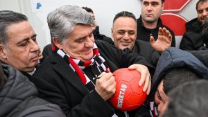 Serdal Adalı, Hatay’da depremzedelerle bir araya geldi